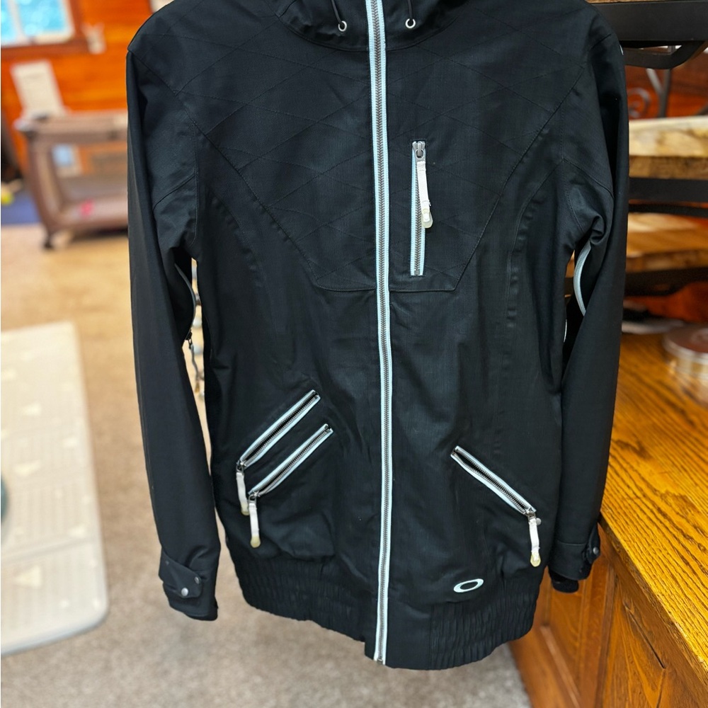 Oakley Gray and Black Jacket XSTP